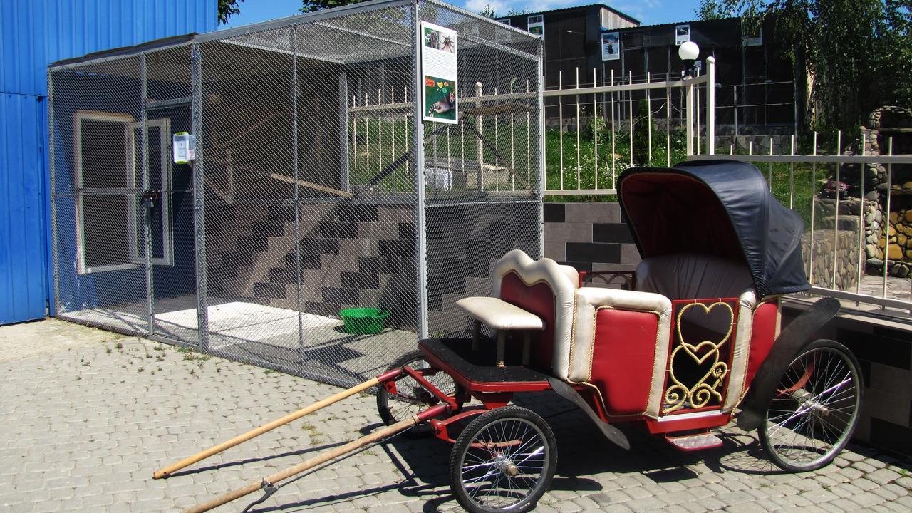 Mini Hotel Leon Lalovo Exteriör bild